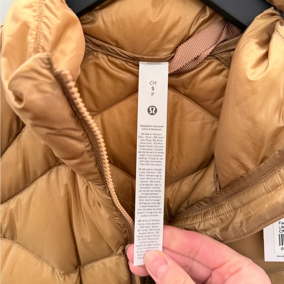 Lululemon Women's Featherweight 900-Down-Fill Quilted Vest size small - Picture 3 of 6